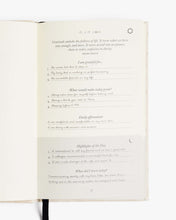 Cargar imagen en el visor de la galería, The Five Minute Journal - Original Linen
