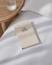 Cargar imagen en el visor de la galería, The Five Minute Journal - Original Linen

